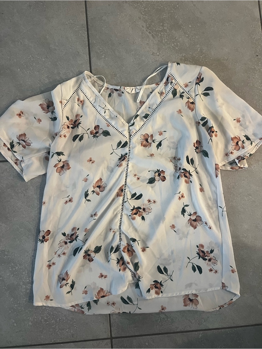 Sienna Sky Cream Floral V-Neck Short Sleeve Blouse